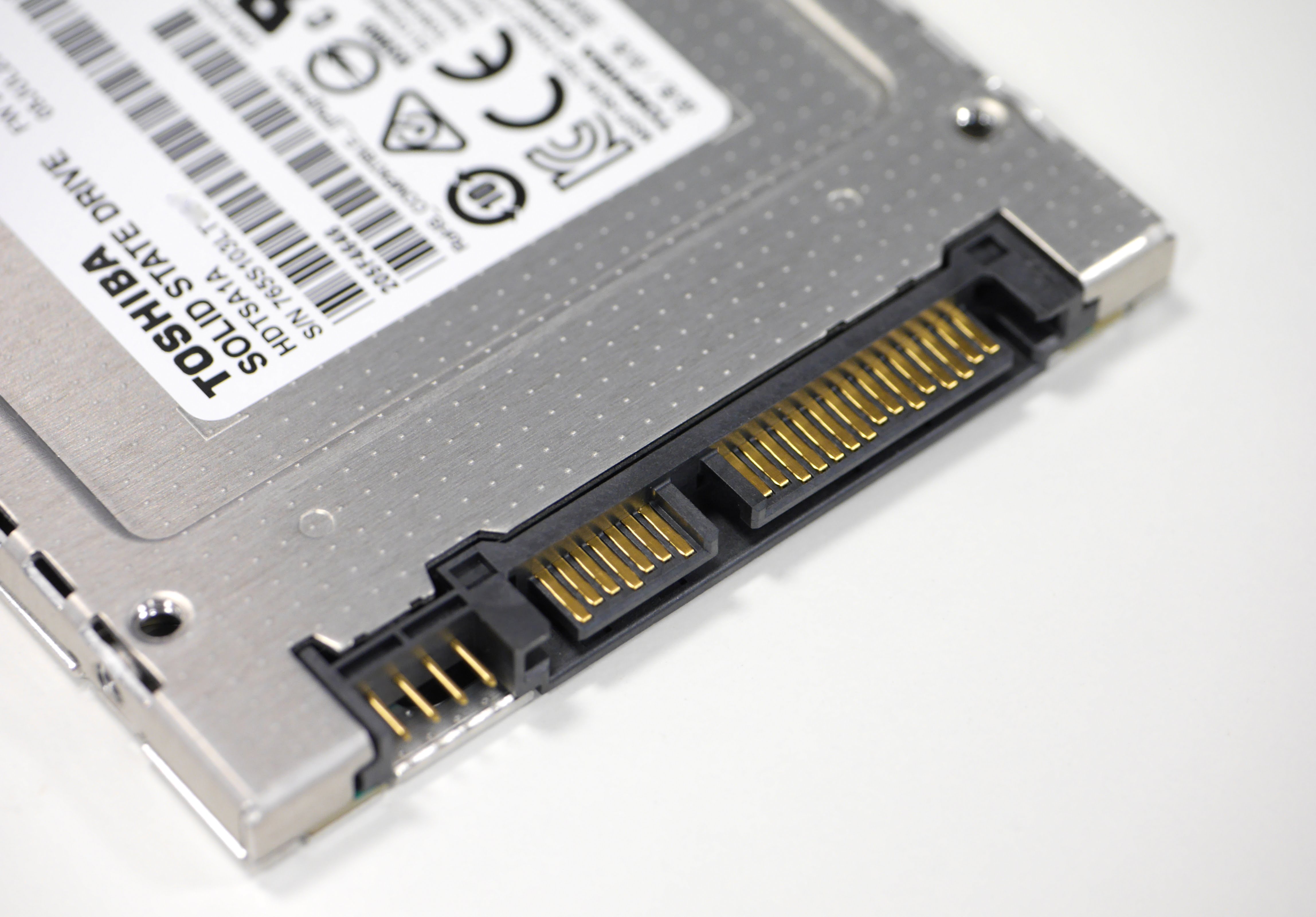 Thiết kế ổ cứng SSD Toshiba Q300 Pro 256GB SATA III 2.5 inch